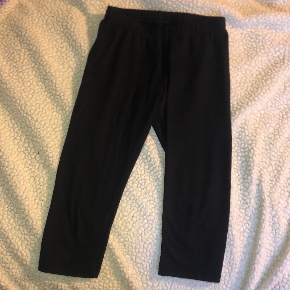 Black capris